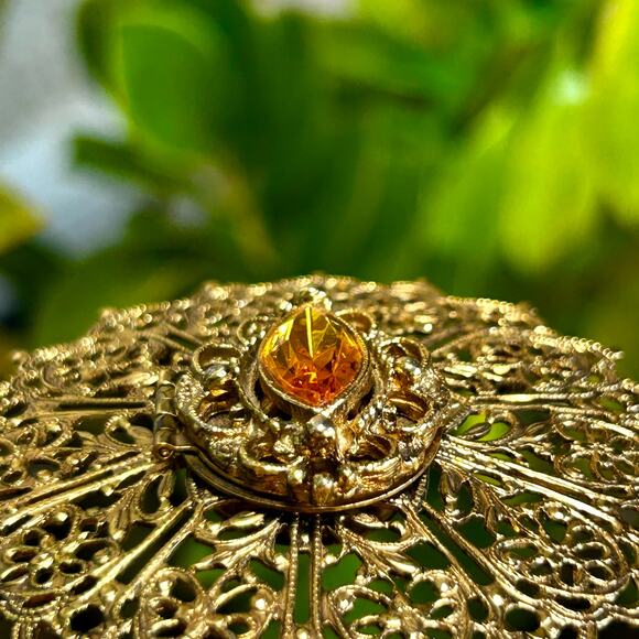 Vintage Filigree Solid Perfume Locket Brooch – Gold-Tone Pin / Pendant, - Picture 9 of 11
